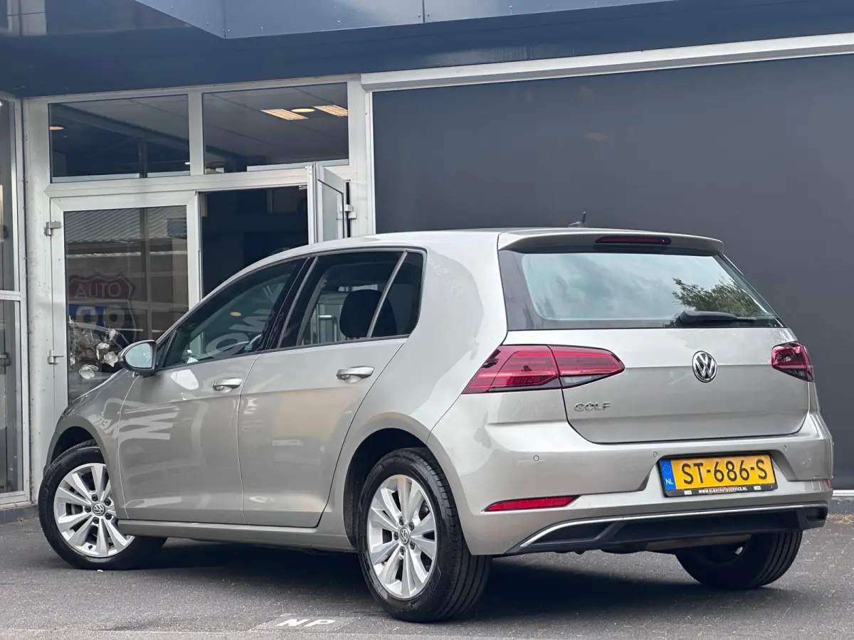 1.6 TDI Comfortline Business MASSAGE / CARPLAY / NAVI / ACC