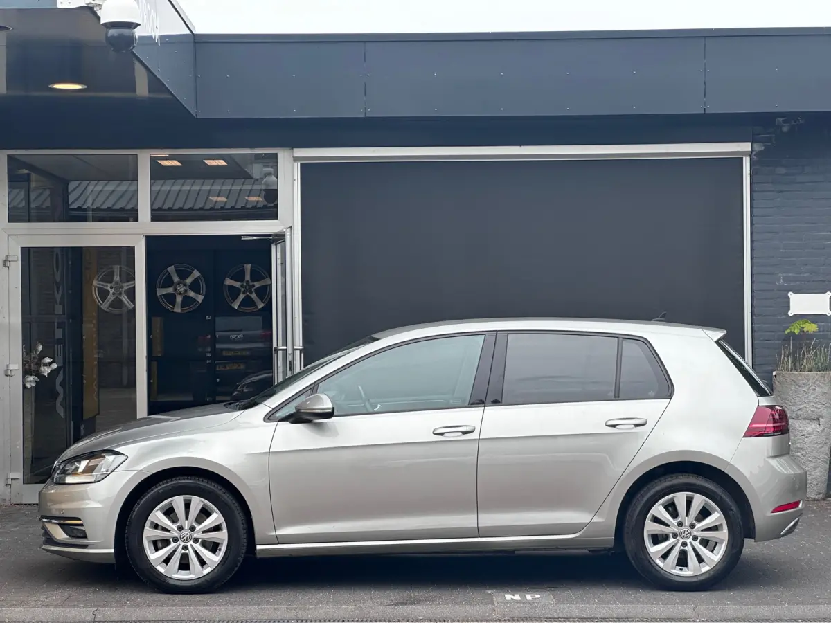 1.6 TDI Comfortline Business MASSAGE / CARPLAY / NAVI / ACC