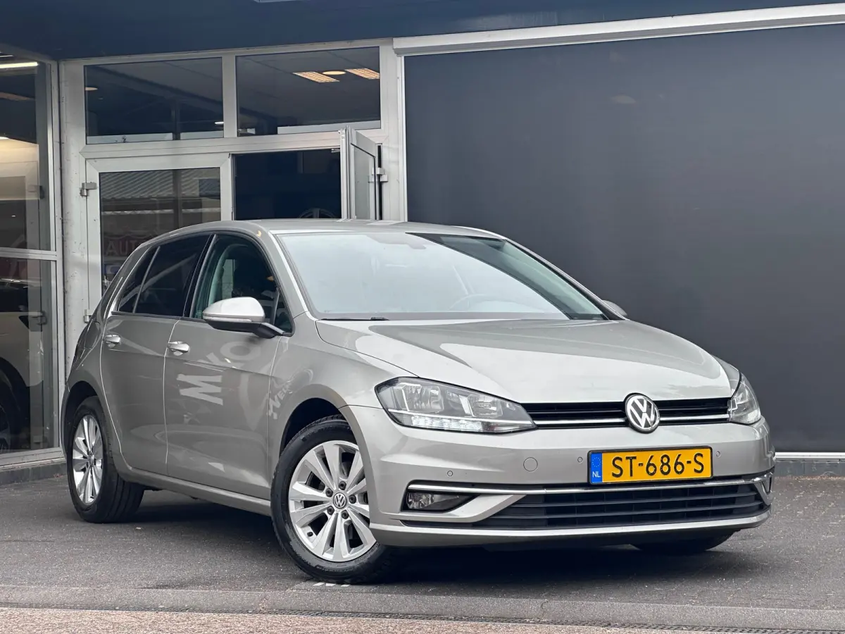 1.6 TDI Comfortline Business MASSAGE / CARPLAY / NAVI / ACC