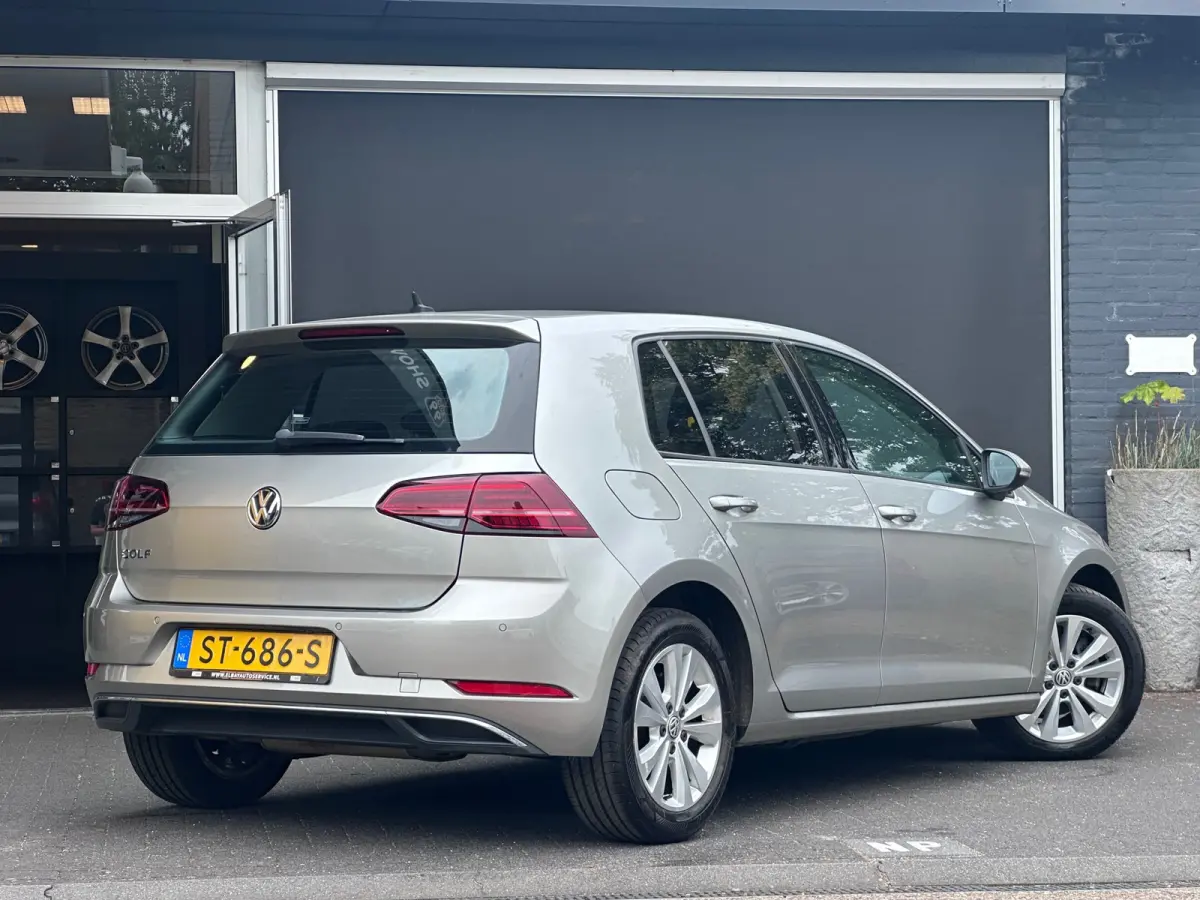 1.6 TDI Comfortline Business MASSAGE / CARPLAY / NAVI / ACC