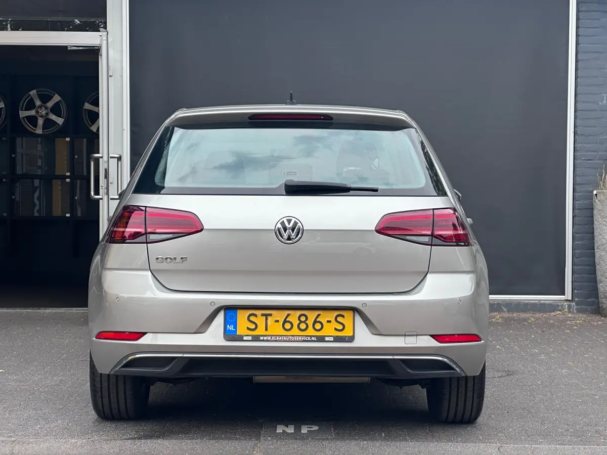 1.6 TDI Comfortline Business MASSAGE / CARPLAY / NAVI / ACC