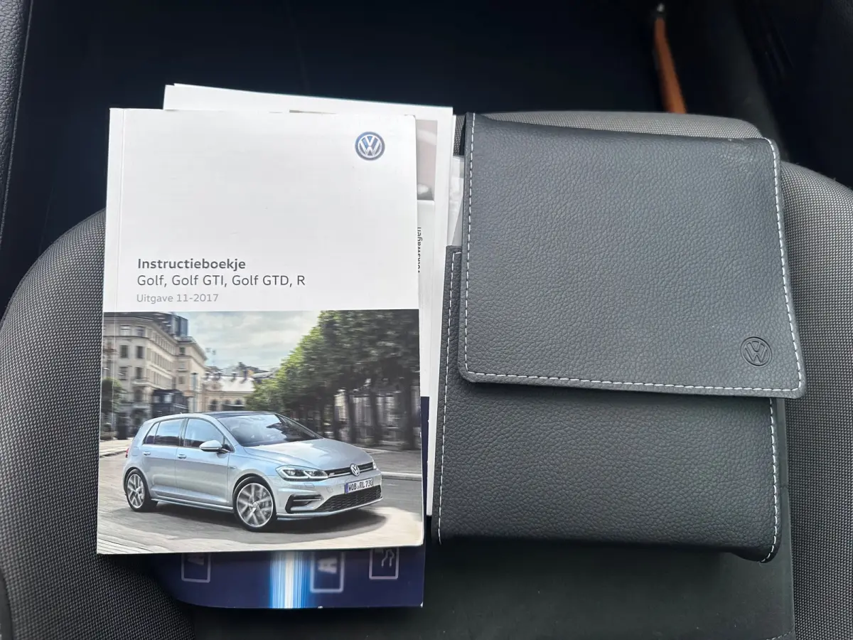 1.6 TDI Comfortline Business MASSAGE / CARPLAY / NAVI / ACC