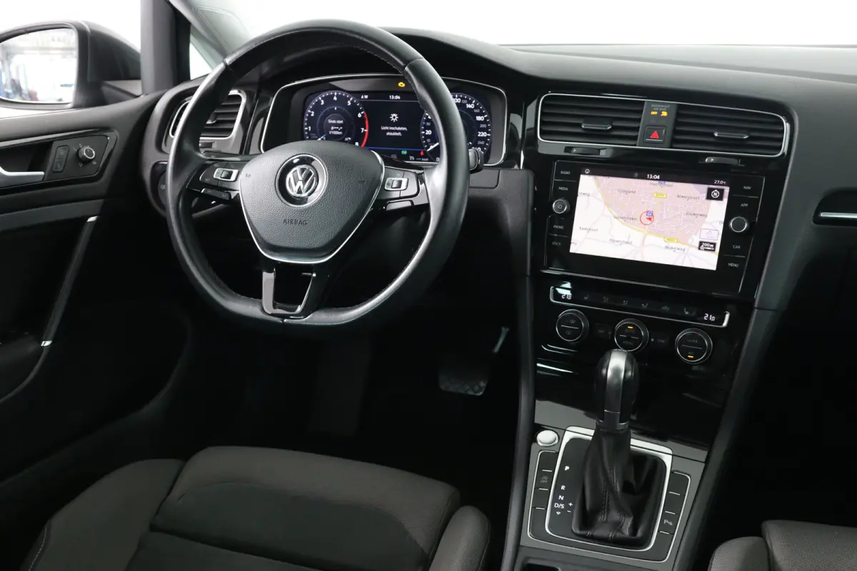 1.5 TSI Highline Business R | Virtual | Cruise Adaptive | Stoelverwarming | Camera | Clima | LED | Keyless | Ergoactive | Parkeersensoren V+A | Lichtmetalen Velgen