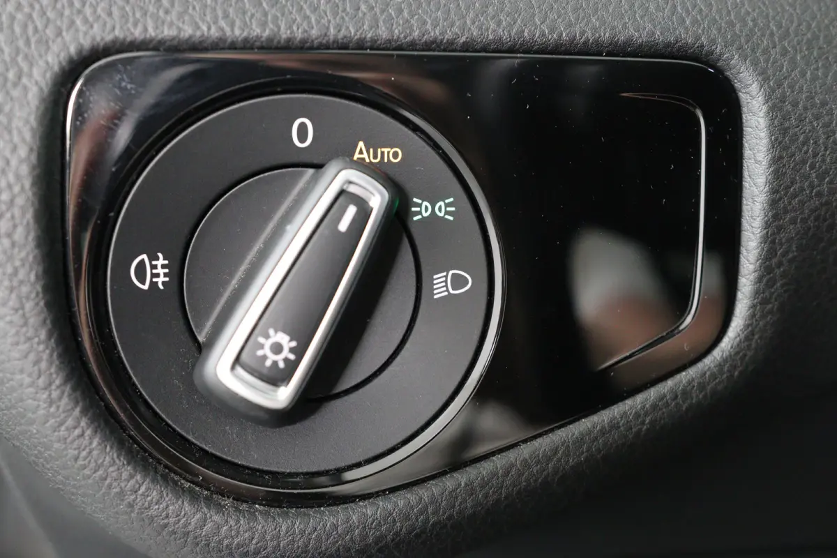 1.5 TSI Highline Business R | Virtual | Cruise Adaptive | Stoelverwarming | Camera | Clima | LED | Keyless | Ergoactive | Parkeersensoren V+A | Lichtmetalen Velgen