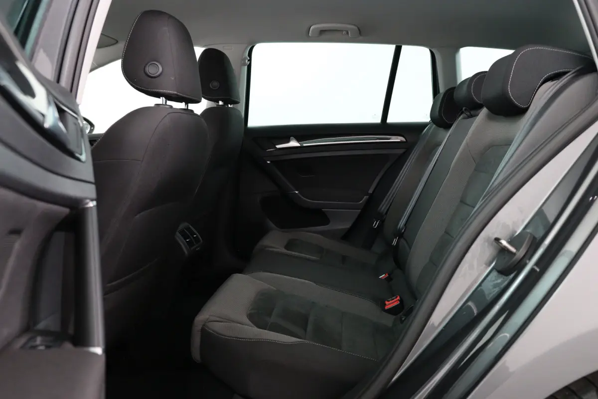 1.5 TSI Highline Business R | Virtual | Cruise Adaptive | Stoelverwarming | Camera | Clima | LED | Keyless | Ergoactive | Parkeersensoren V+A | Lichtmetalen Velgen
