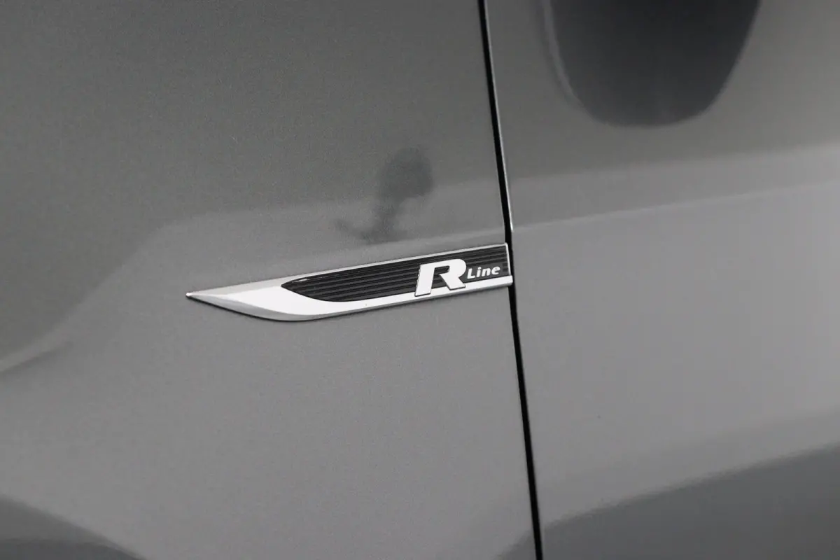 1.5 TSI Highline Business R | Virtual | Cruise Adaptive | Stoelverwarming | Camera | Clima | LED | Keyless | Ergoactive | Parkeersensoren V+A | Lichtmetalen Velgen