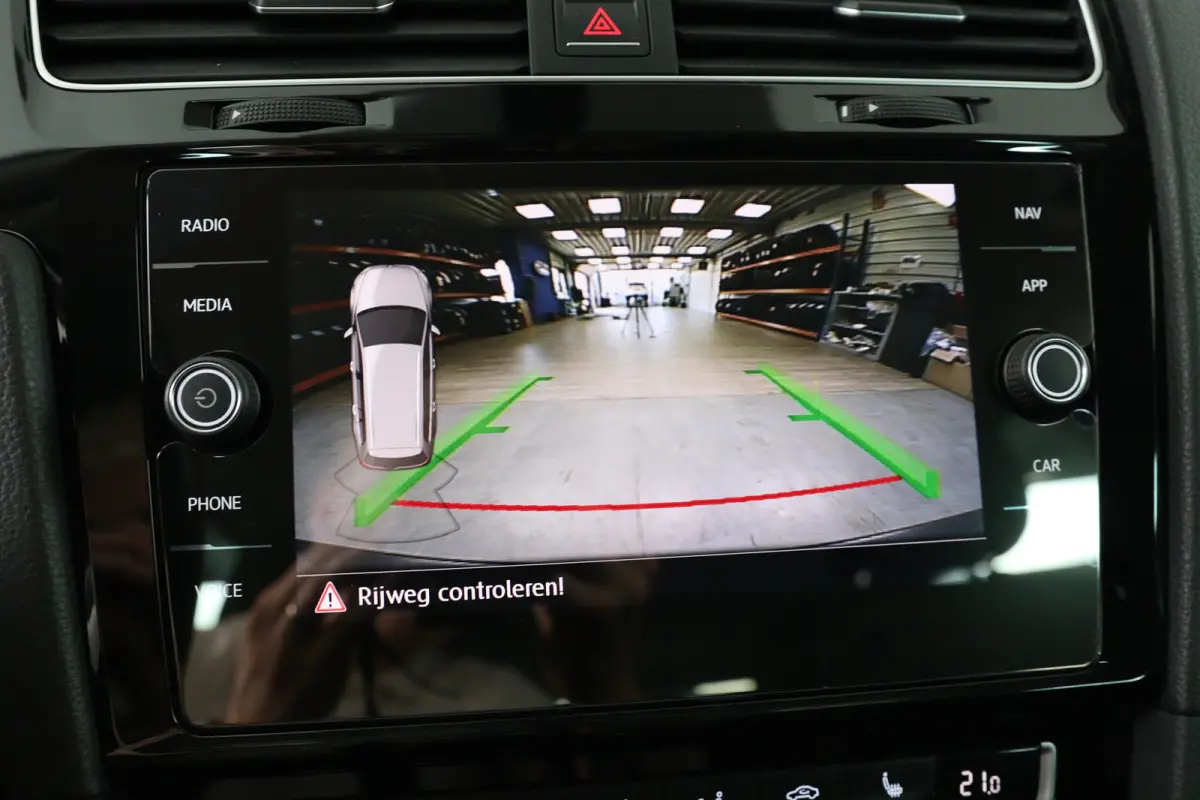 1.5 TSI Highline Business R | Virtual | Cruise Adaptive | Stoelverwarming | Camera | Clima | LED | Keyless | Ergoactive | Parkeersensoren V+A | Lichtmetalen Velgen