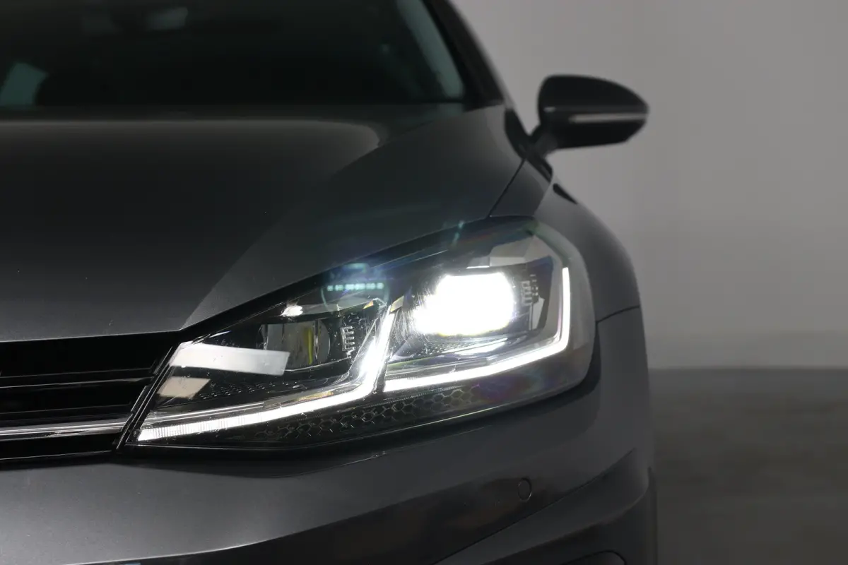 1.5 TSI Highline Business R | Virtual | Cruise Adaptive | Stoelverwarming | Camera | Clima | LED | Keyless | Ergoactive | Parkeersensoren V+A | Lichtmetalen Velgen