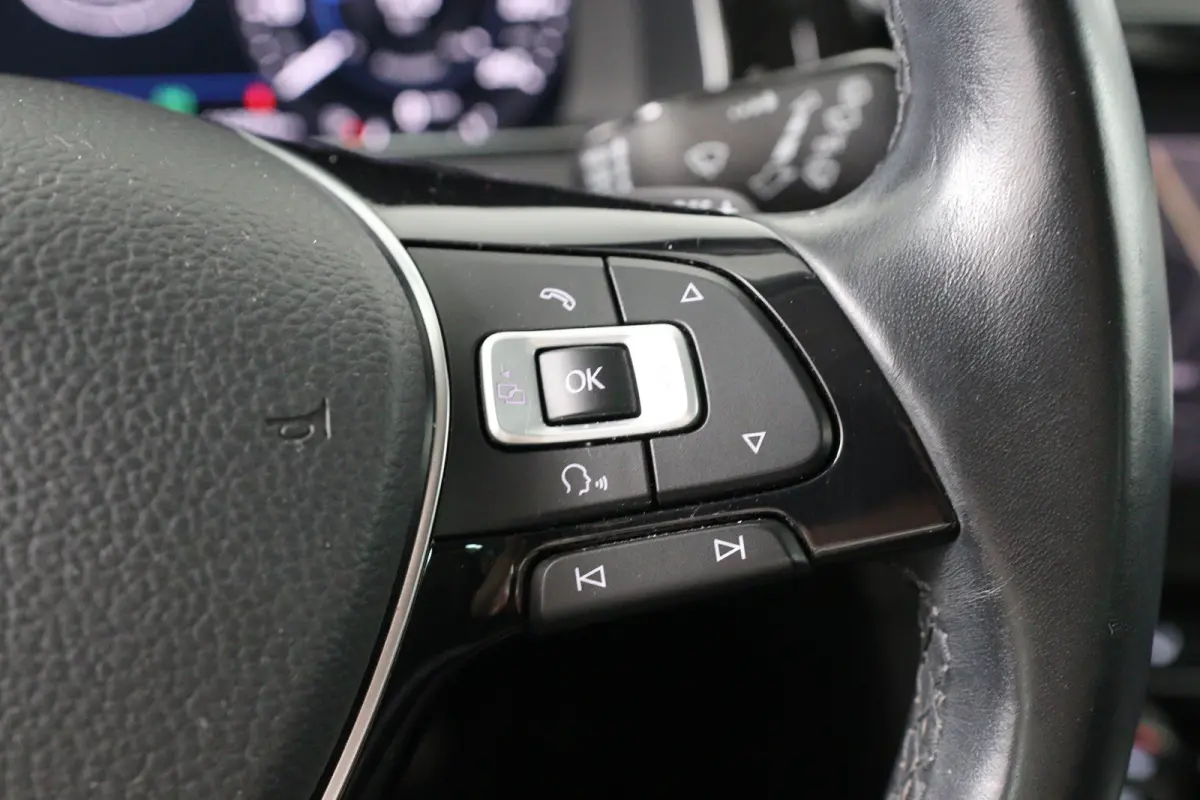 1.5 TSI Highline Business R | Virtual | Cruise Adaptive | Stoelverwarming | Camera | Clima | LED | Keyless | Ergoactive | Parkeersensoren V+A | Lichtmetalen Velgen