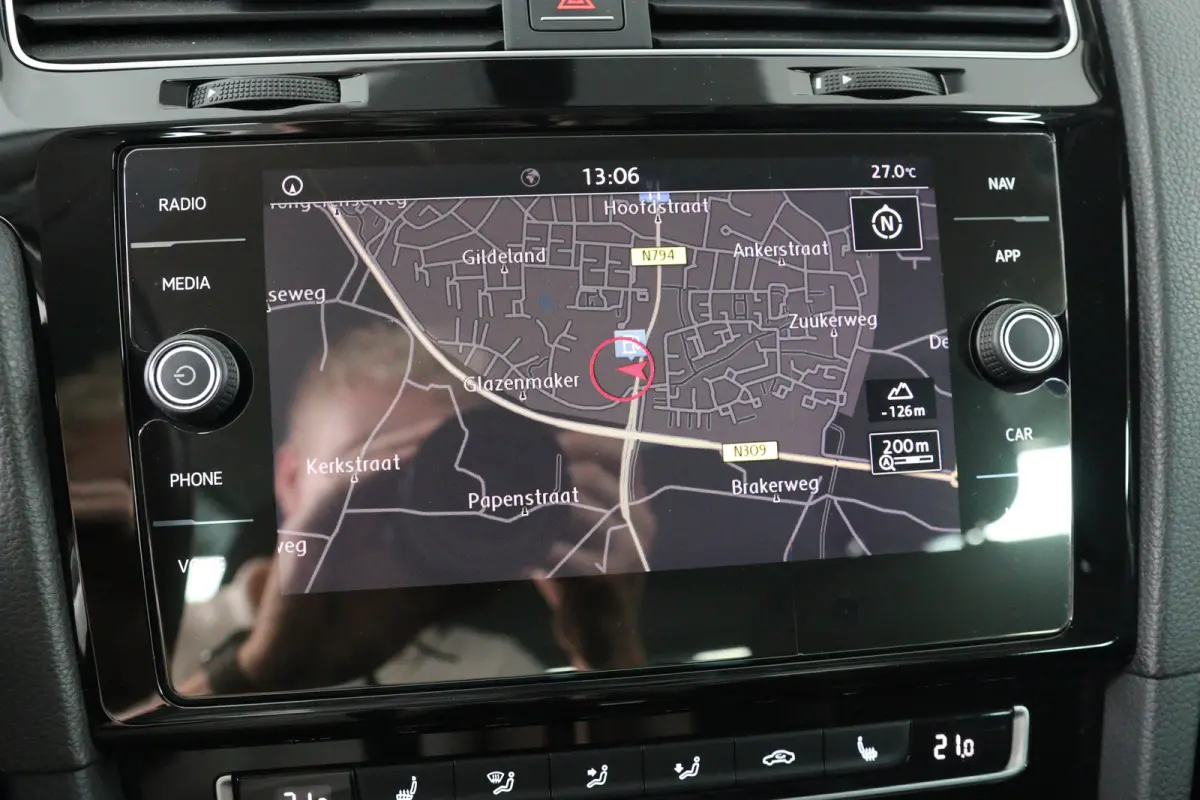 1.5 TSI Highline Business R | Virtual | Cruise Adaptive | Stoelverwarming | Camera | Clima | LED | Keyless | Ergoactive | Parkeersensoren V+A | Lichtmetalen Velgen