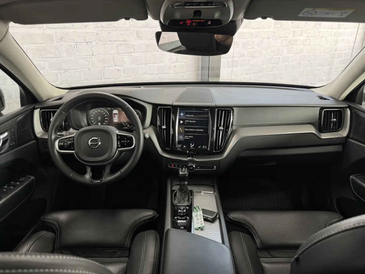 2.0 T5 Inscription Pano HUD Pilot Assist Trekhaak H/K