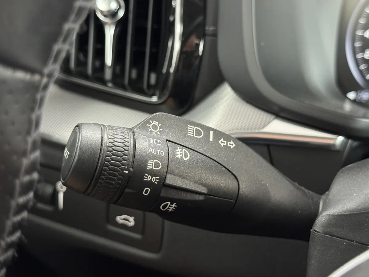 2.0 T5 Inscription Pano HUD Pilot Assist Trekhaak H/K