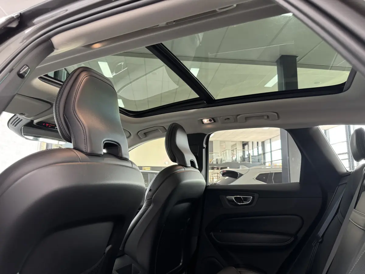 2.0 T5 Inscription Pano HUD Pilot Assist Trekhaak H/K
