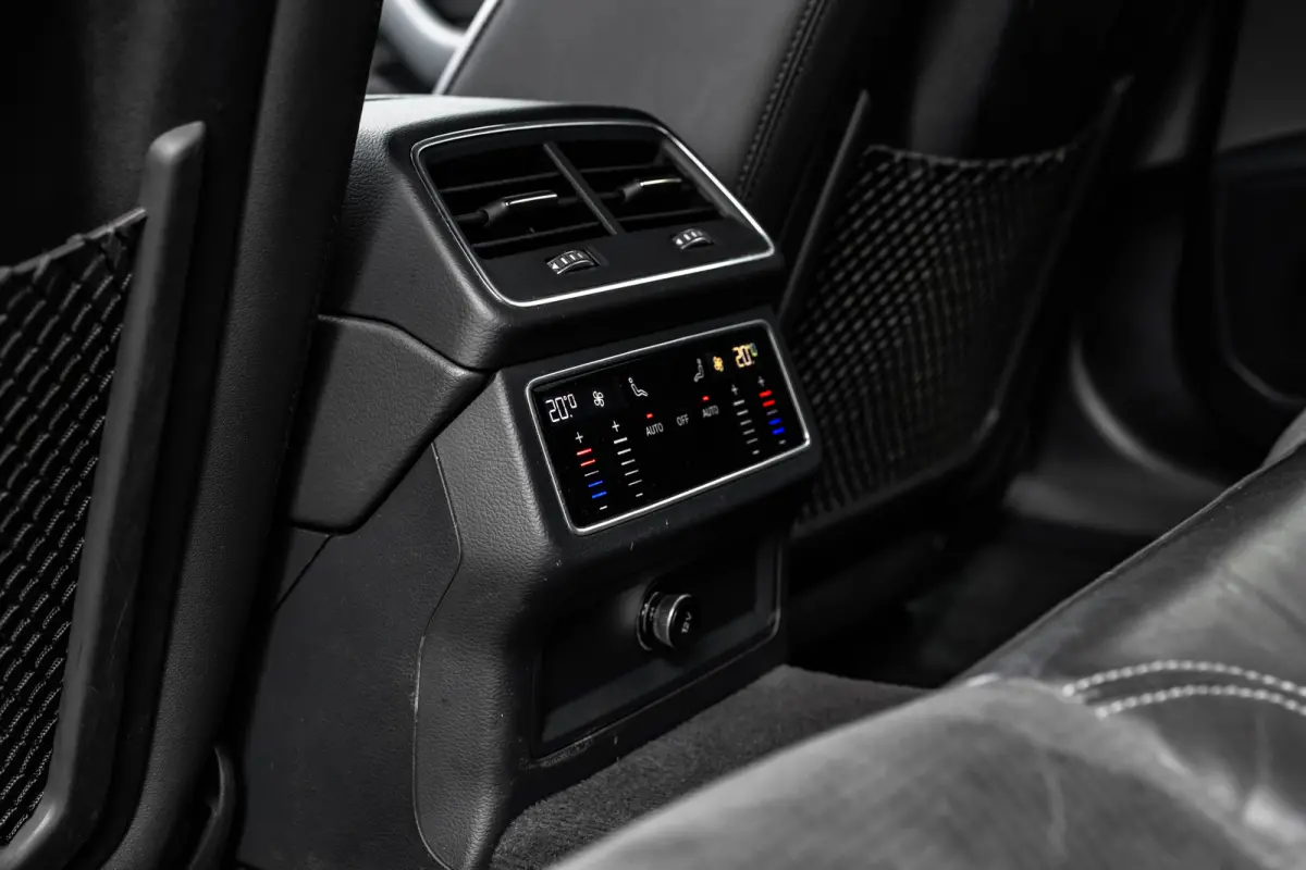 55 TFSI e 367 PK quattro Competition S-Line | Adap. Cruise | Camera | Apple Carplay | Stoelverwarming | Elek. Klep