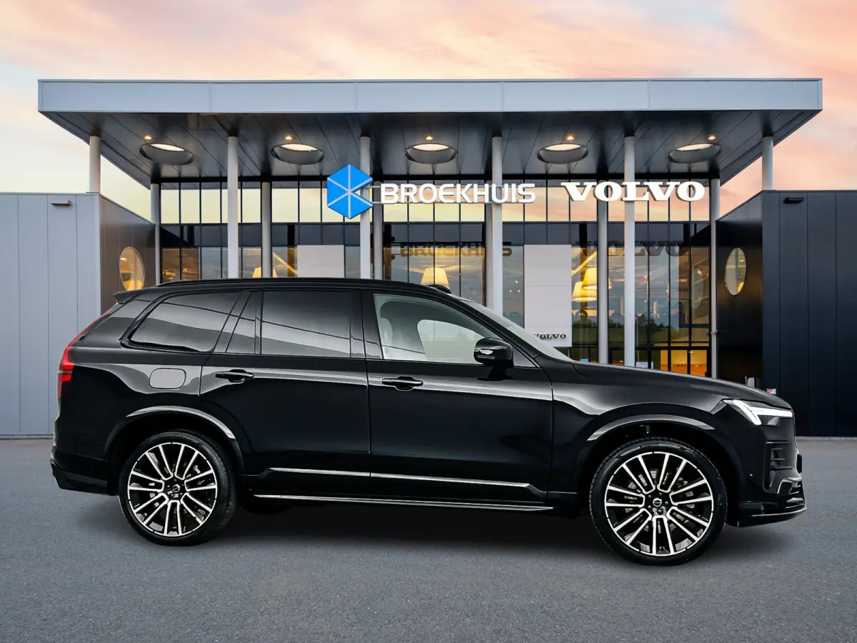 T8 Ultra Black Edition Executive | Heico Body Kit | Heico Uitlaatsysteem | Heico Spacers | Heico Selected Level | 22" | Luchtvering | B&W | Nappa Leder