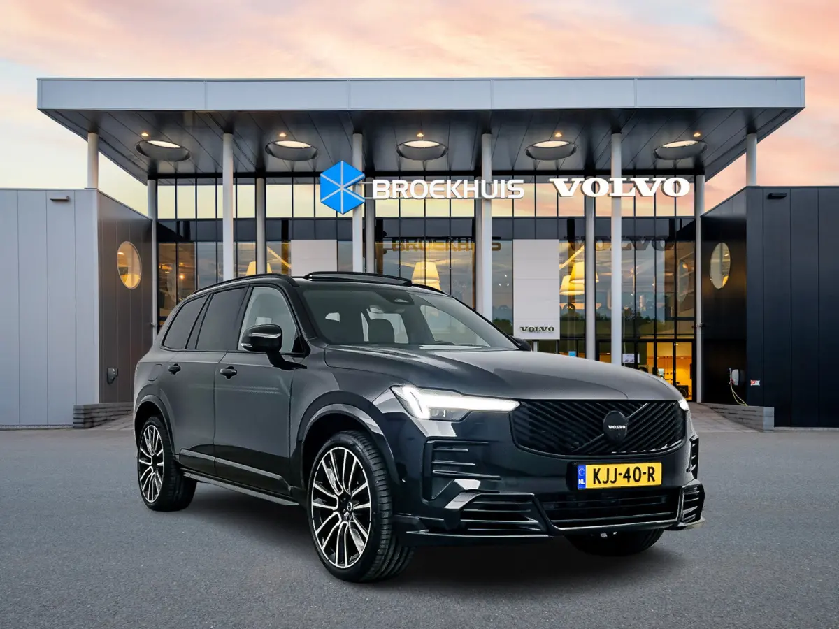 T8 Ultra Black Edition Executive | Heico Body Kit | Heico Uitlaatsysteem | Heico Spacers | Heico Selected Level | 22" | Luchtvering | B&W | Nappa Leder