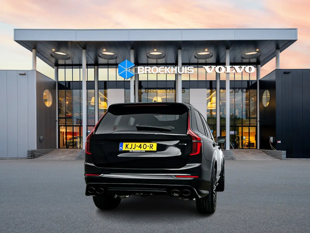 T8 Ultra Black Edition Executive | Heico Body Kit | Heico Uitlaatsysteem | Heico Spacers | Heico Selected Level | 22" | Luchtvering | B&W | Nappa Leder