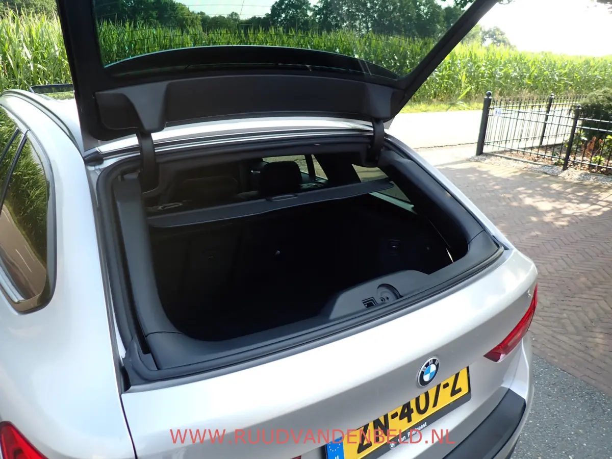 520i M-PAKKET / PANODAK / SPORTLEER / TREKHAAK