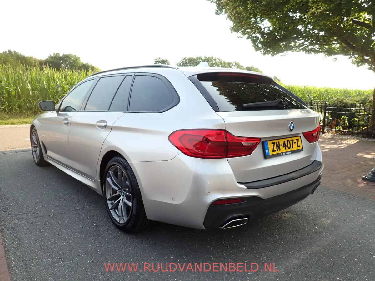 520i M-PAKKET / PANODAK / SPORTLEER / TREKHAAK