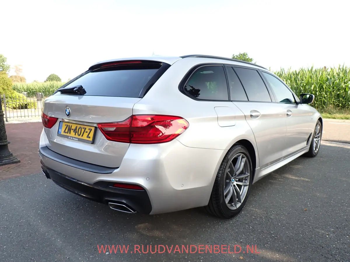 520i M-PAKKET / PANODAK / SPORTLEER / TREKHAAK