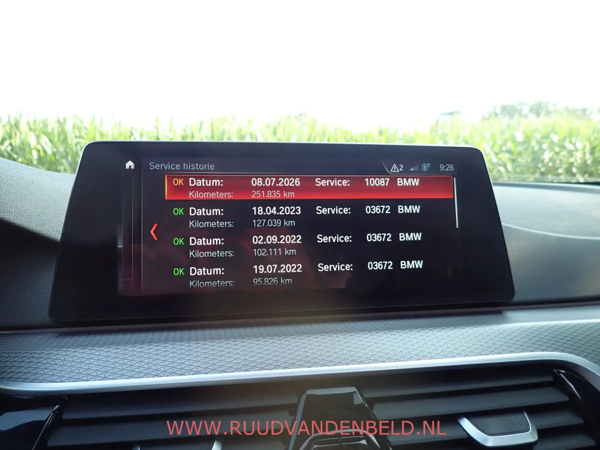520i M-PAKKET / PANODAK / SPORTLEER / TREKHAAK