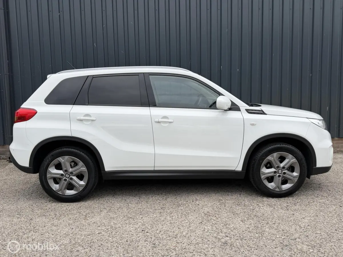 1.6 Exclusive 1E EIG/DEALER OH./CLIMA/CRUISE/CAMERA/NAP