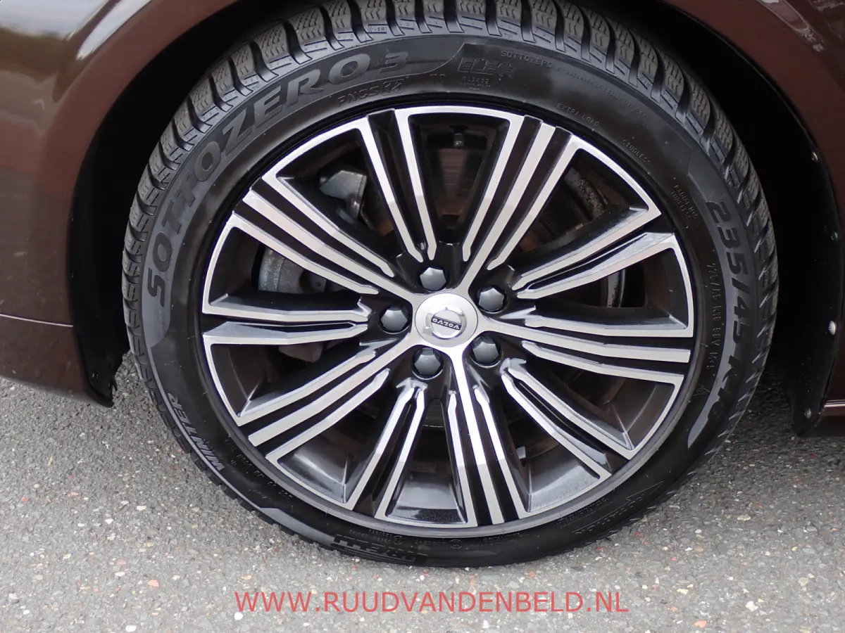 T6 Recharge AWD 84%SOH HEADUP / H&K / PANODAK /  ACC / KEYLESS / 360* / TREKHAAK