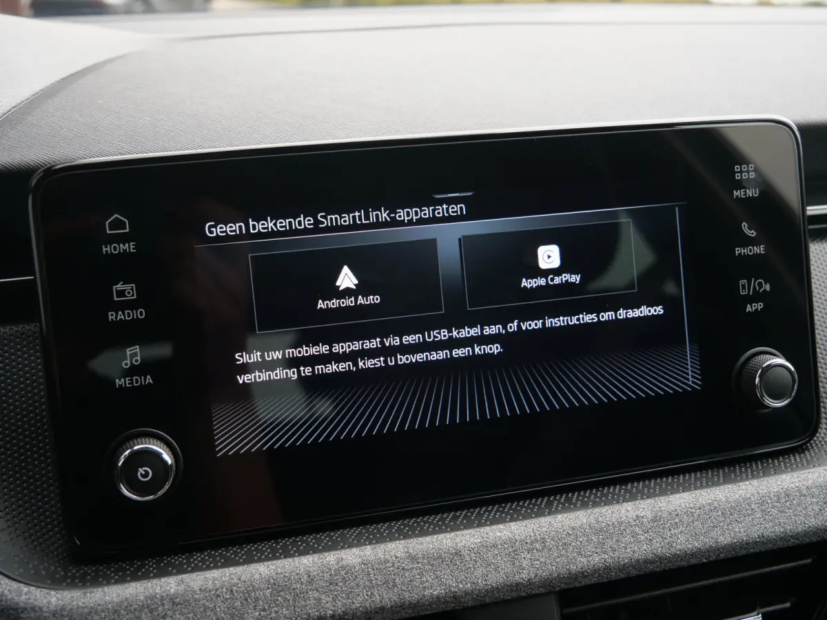 1.0 TSI Business Edition 116 Pk Automaat DAB / Apple Carplay / Camera
