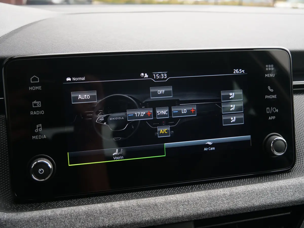 1.0 TSI Business Edition 116 Pk Automaat DAB / Apple Carplay / Camera