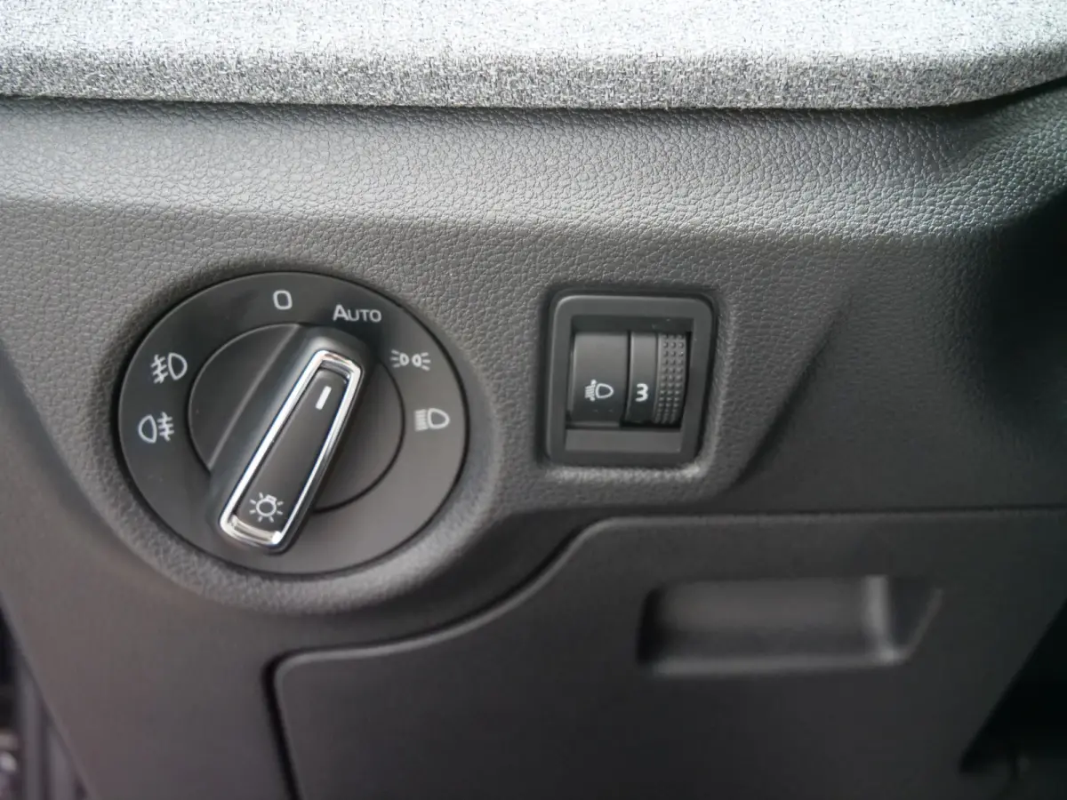 1.0 TSI Business Edition 116 Pk Automaat DAB / Apple Carplay / Camera