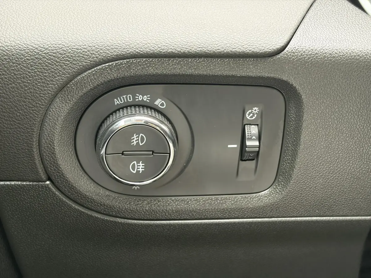 1.2 Turbo Ultimate D-riem vv in 12-2024,1e Eigenaar,360° Camera,Trekhaak,131pk,6 Bak,Navi,Halfleder,Dodehoek,Rijstrooksensor,Keyless,Stoelverw,N.A.P,Apk tot 02-2027