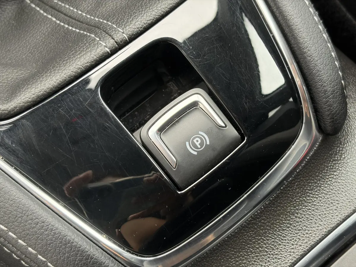 1.2 Turbo Ultimate D-riem vv in 12-2024,1e Eigenaar,360° Camera,Trekhaak,131pk,6 Bak,Navi,Halfleder,Dodehoek,Rijstrooksensor,Keyless,Stoelverw,N.A.P,Apk tot 02-2027