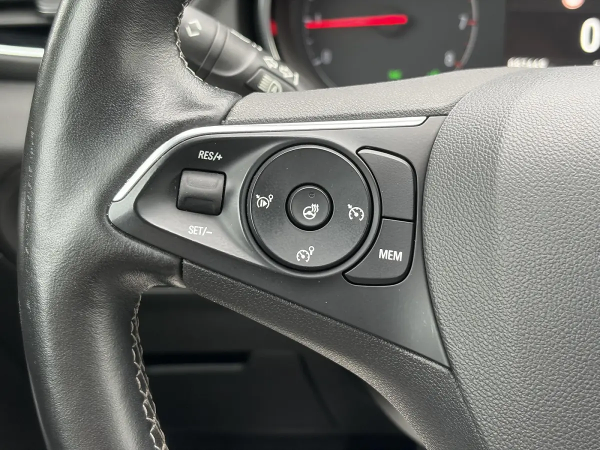 1.2 Turbo Ultimate D-riem vv in 12-2024,1e Eigenaar,360° Camera,Trekhaak,131pk,6 Bak,Navi,Halfleder,Dodehoek,Rijstrooksensor,Keyless,Stoelverw,N.A.P,Apk tot 02-2027