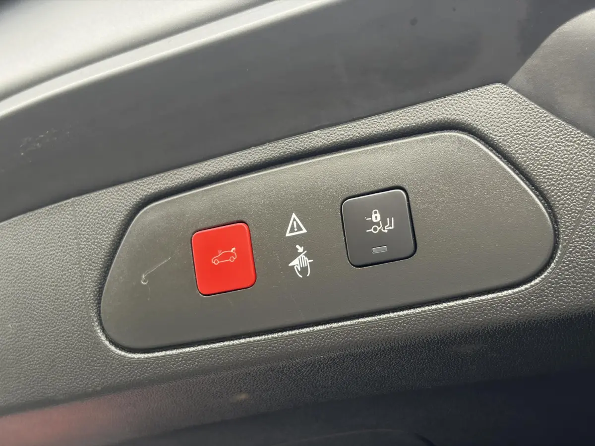 1.2 Turbo Ultimate D-riem vv in 12-2024,1e Eigenaar,360° Camera,Trekhaak,131pk,6 Bak,Navi,Halfleder,Dodehoek,Rijstrooksensor,Keyless,Stoelverw,N.A.P,Apk tot 02-2027