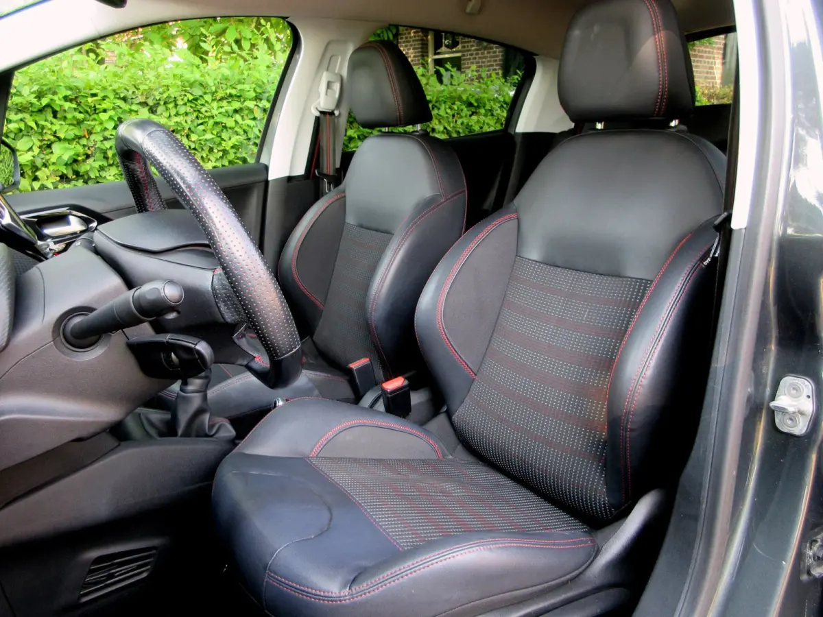 1.2 PureTech GT-line * Navi * Cruise * Pdc *