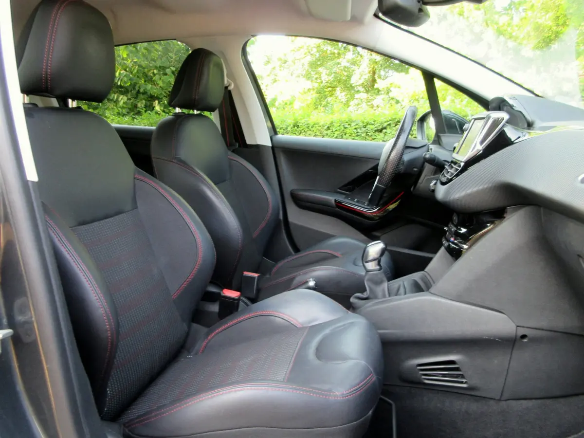 1.2 PureTech GT-line * Navi * Cruise * Pdc *