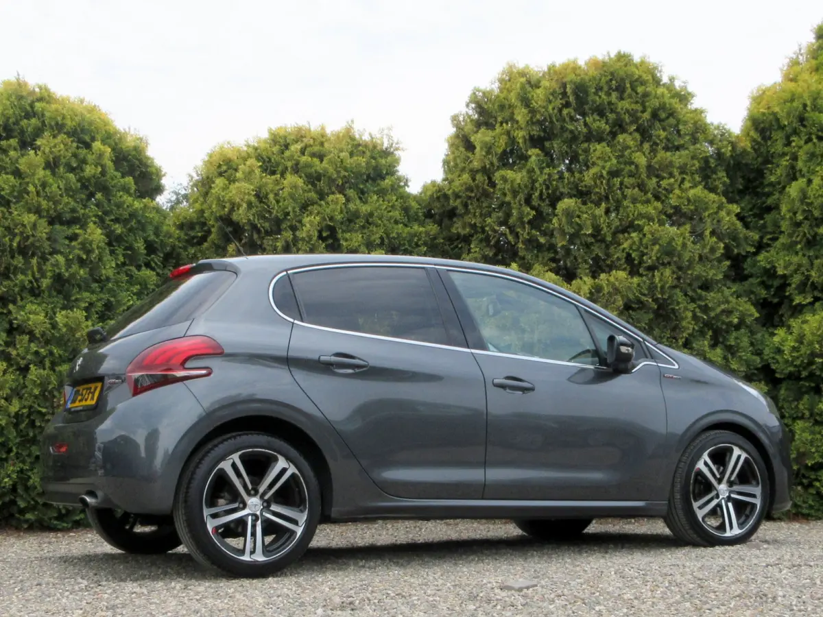 1.2 PureTech GT-line * Navi * Cruise * Pdc *