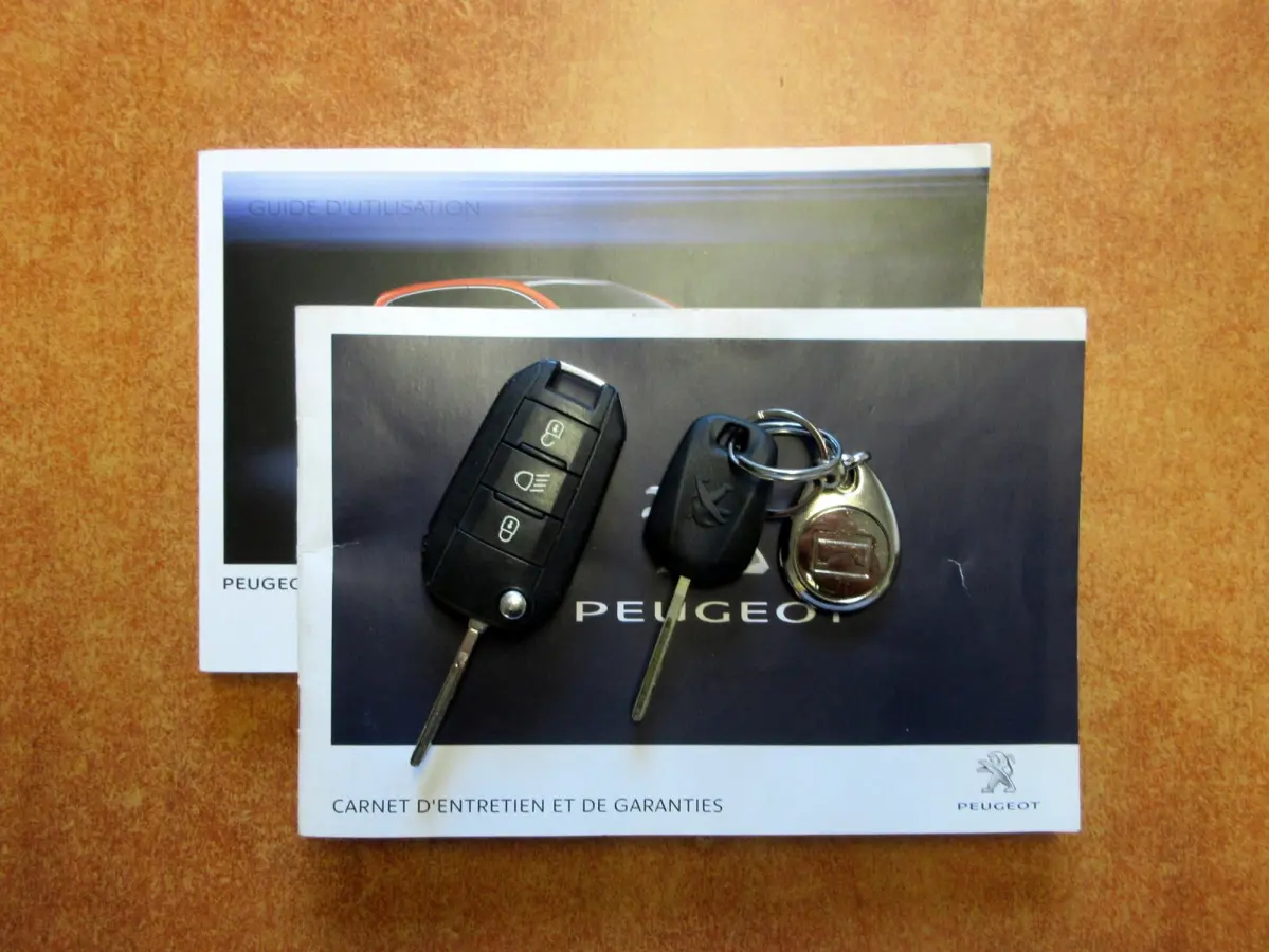 1.2 PureTech GT-line * Navi * Cruise * Pdc *