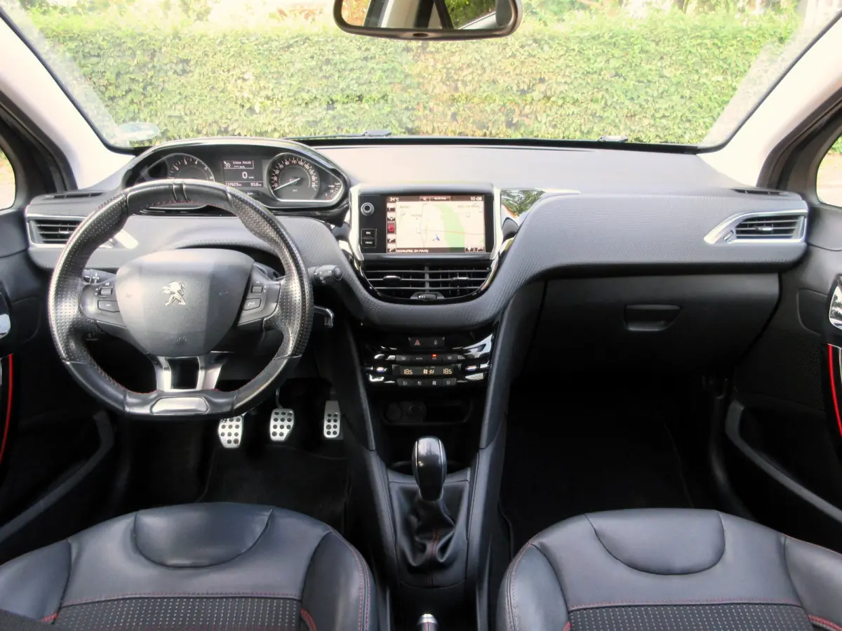 1.2 PureTech GT-line * Navi * Cruise * Pdc *
