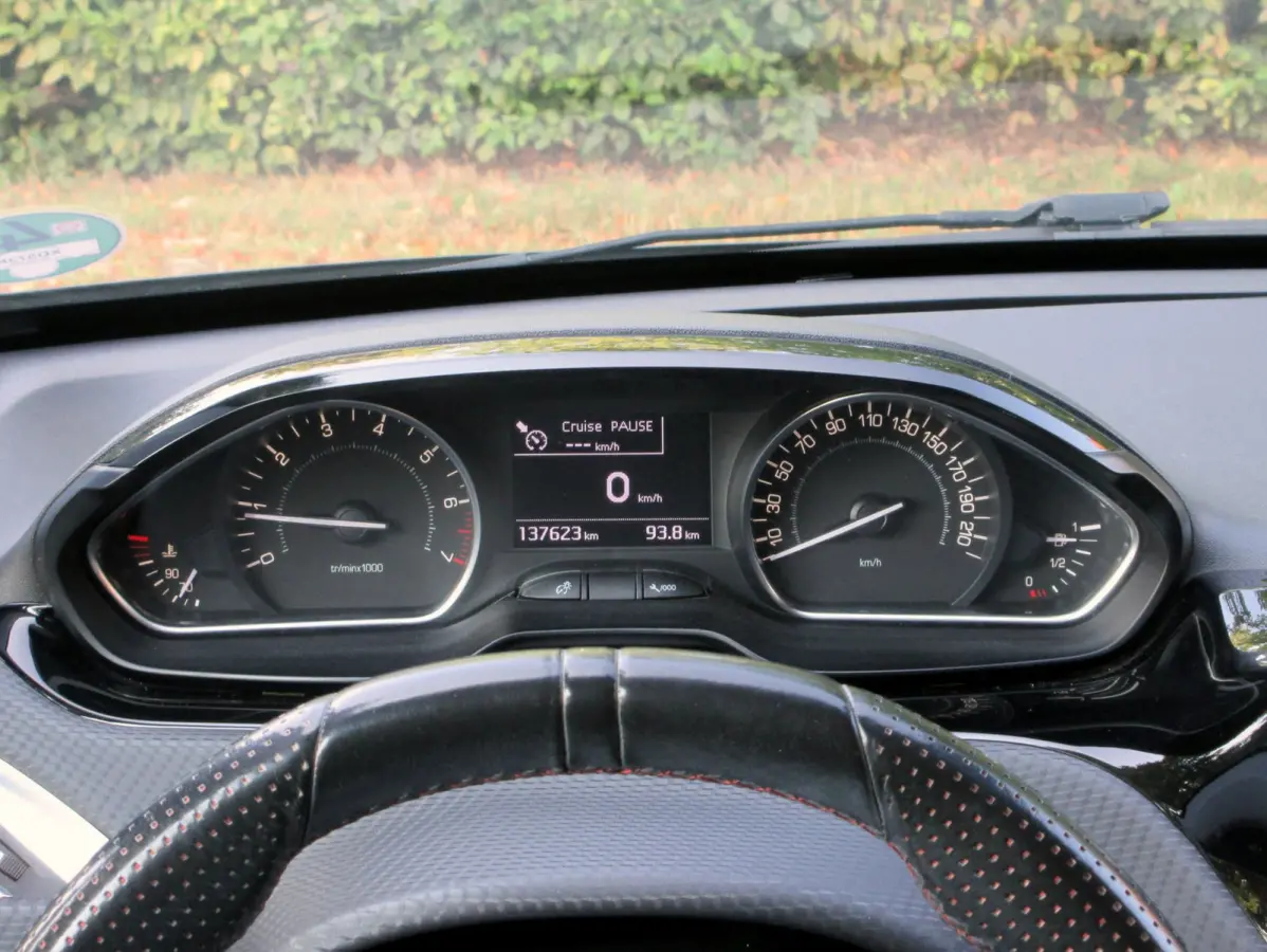 1.2 PureTech GT-line * Navi * Cruise * Pdc *