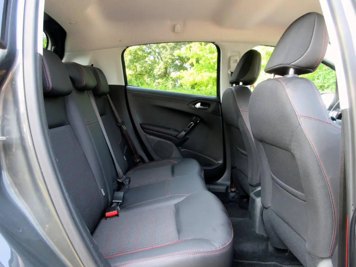 1.2 PureTech GT-line * Navi * Cruise * Pdc *