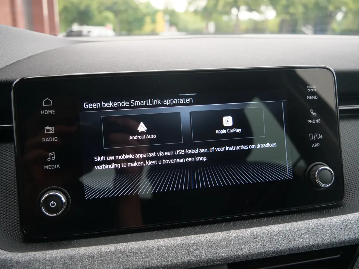 1.0 TSI Business Edition 116 Pk Automaat DAB / Apple Carplay / Camera