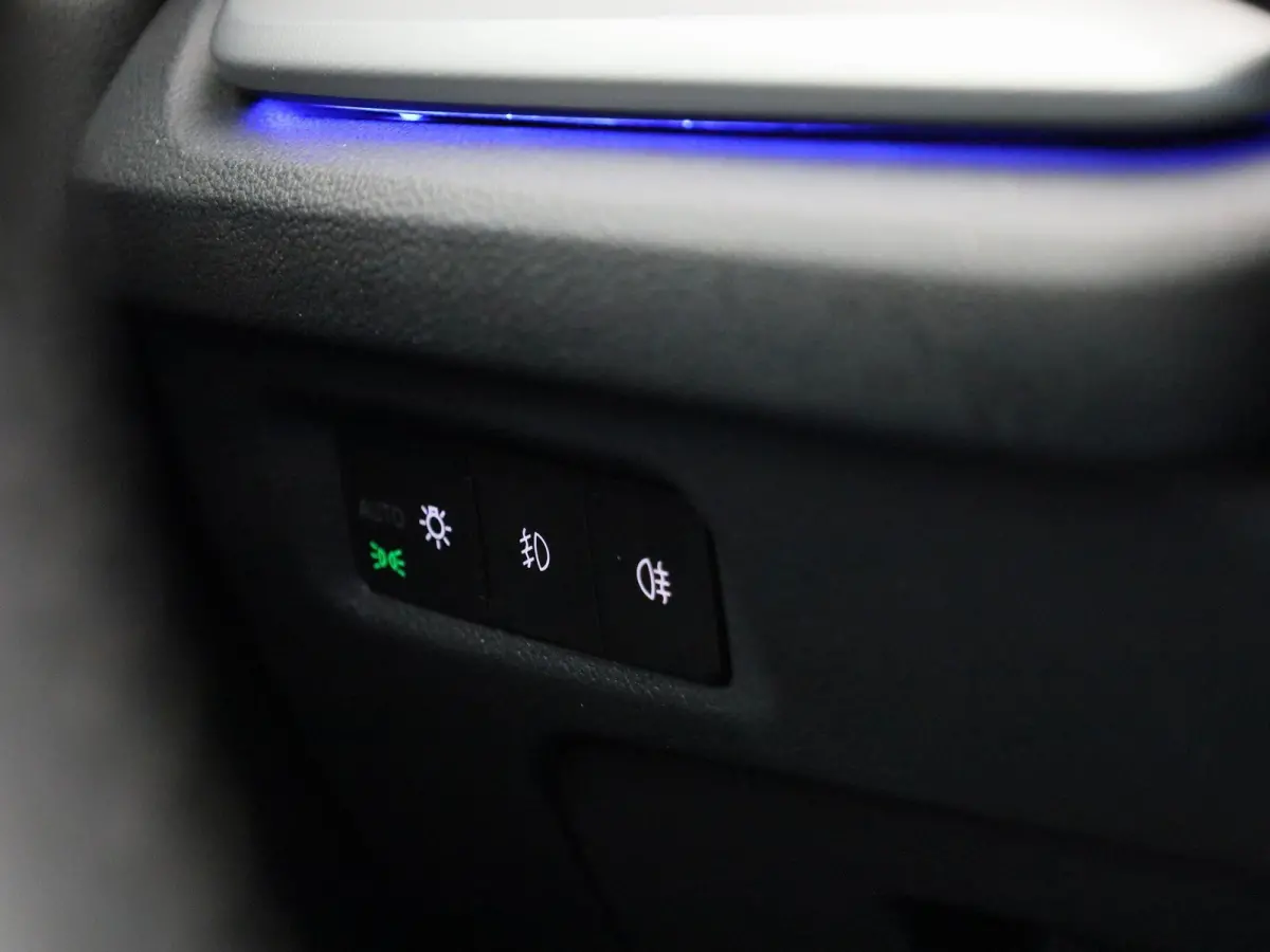 1.0 TSI Clever | Climate Control | Stoelverwarming | Sfeerverlichting | Parkeersensoren | Lichtmetalen Velgen |