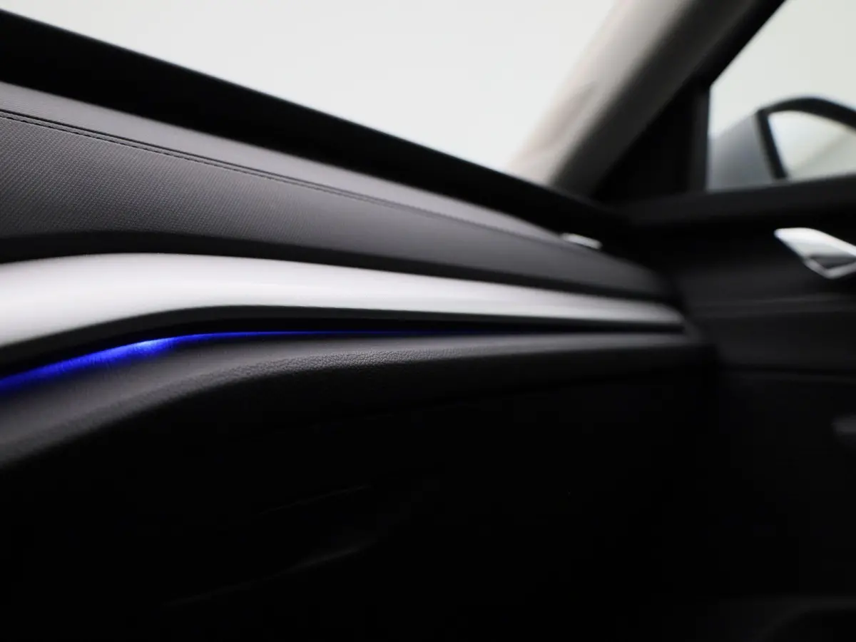 1.0 TSI Clever | Climate Control | Stoelverwarming | Sfeerverlichting | Parkeersensoren | Lichtmetalen Velgen |