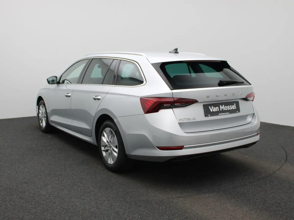 1.0 TSI Clever | Climate Control | Stoelverwarming | Sfeerverlichting | Parkeersensoren | Lichtmetalen Velgen |