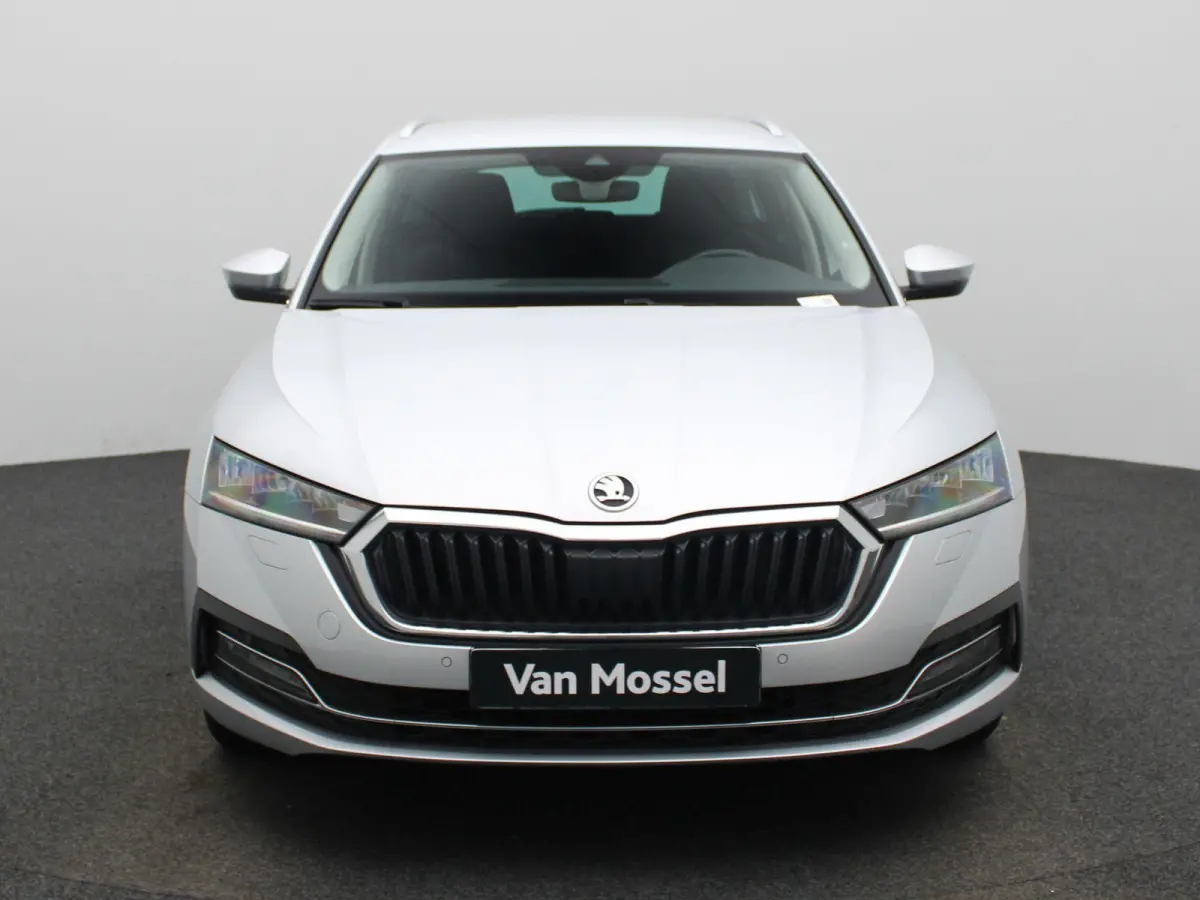 1.0 TSI Clever | Climate Control | Stoelverwarming | Sfeerverlichting | Parkeersensoren | Lichtmetalen Velgen |