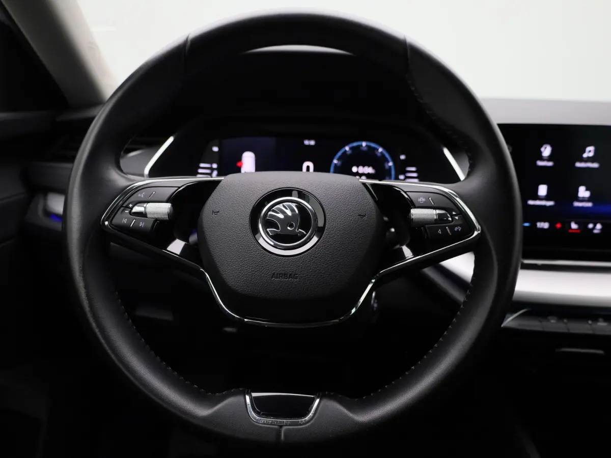 1.0 TSI Clever | Climate Control | Stoelverwarming | Sfeerverlichting | Parkeersensoren | Lichtmetalen Velgen |