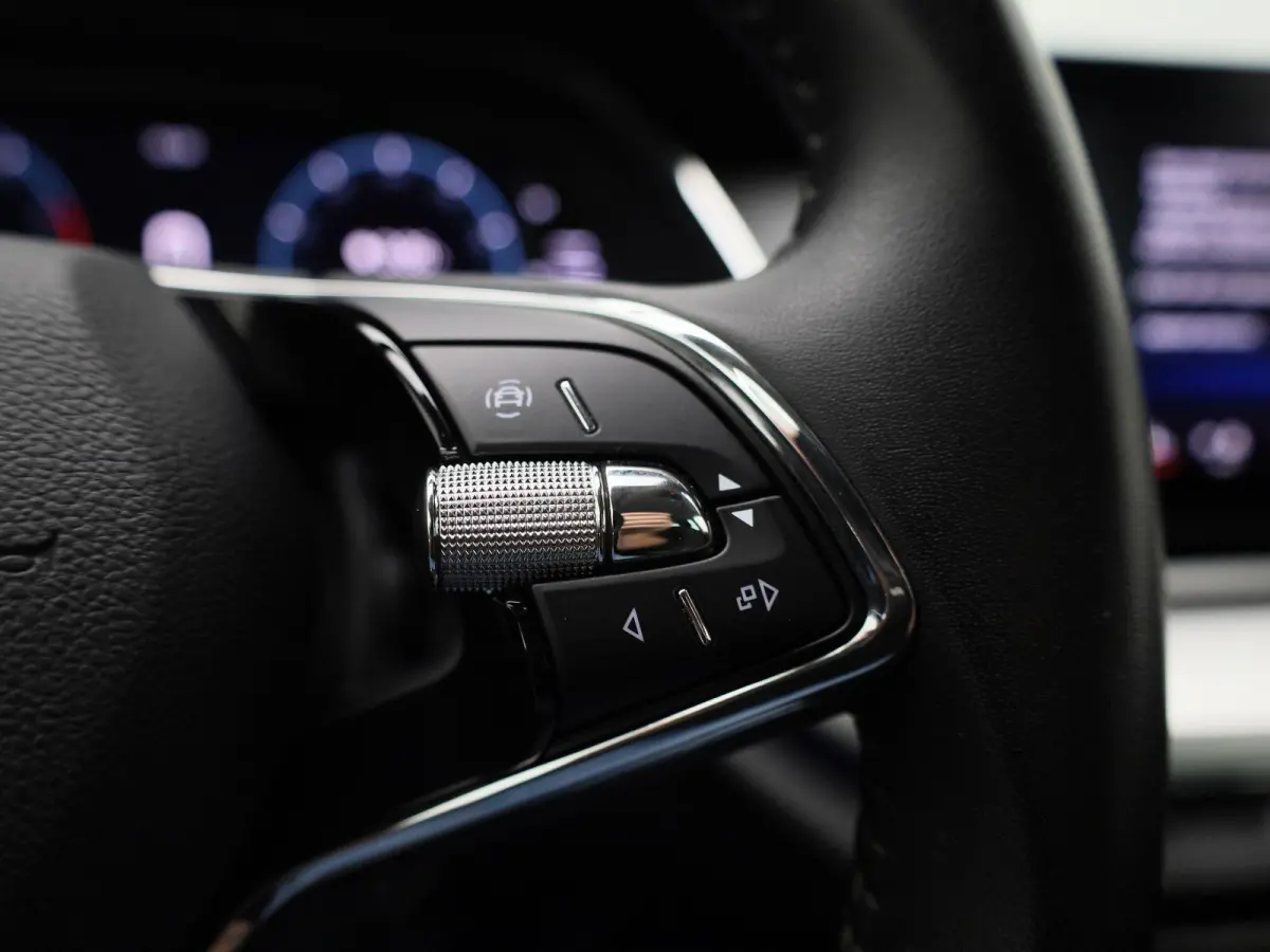 1.0 TSI Clever | Climate Control | Stoelverwarming | Sfeerverlichting | Parkeersensoren | Lichtmetalen Velgen |
