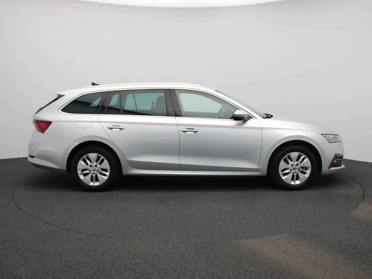 1.0 TSI Clever | Climate Control | Stoelverwarming | Sfeerverlichting | Parkeersensoren | Lichtmetalen Velgen |