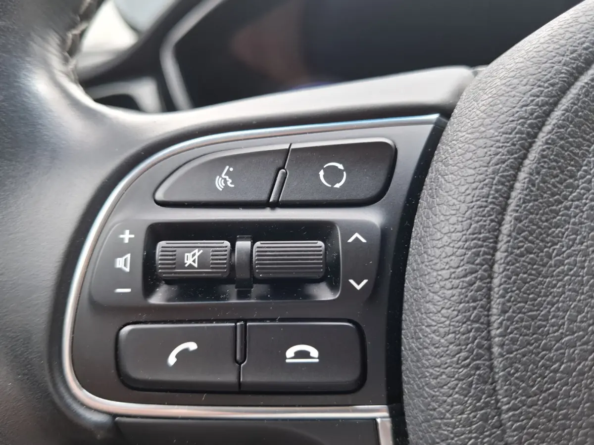 1.6 GDi Hybrid DynamicPlusLine | Navigatie/Android/Apple Carplay | LM Velgen 18" | Voorstoelen + Stuur Verwarmd | Cruise Control Adaptief | Dodehoekdetectie | Airco |